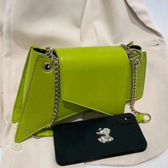 Fashionable Green Unique Shaped Chain Shoulder Bag - Picture 4 of 6